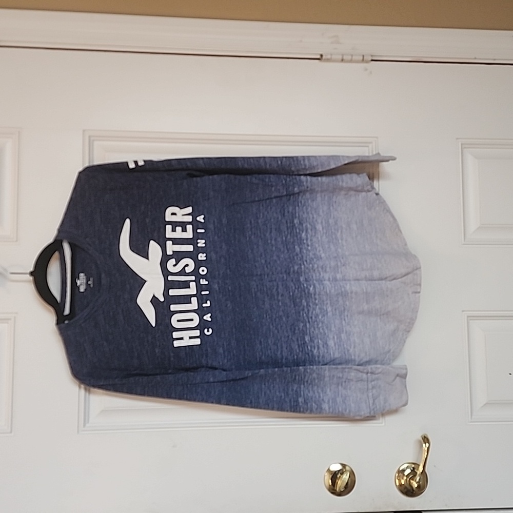 Long Sleeve Hollister T, curved hem, size Small